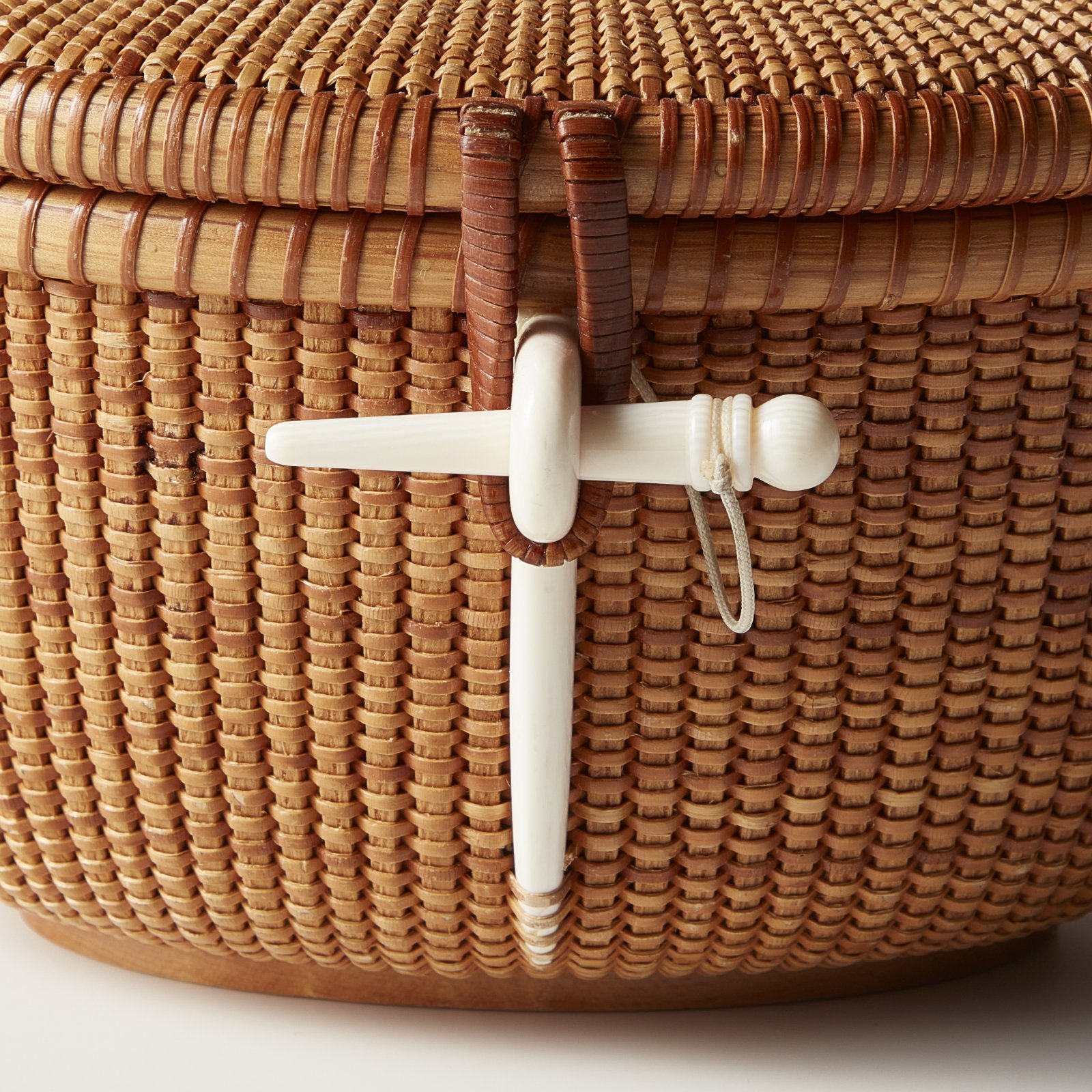 これが“世界一美しいバッグ”。プレッピーたちが愛した避暑地生まれの